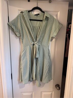 Lulu's Sage & Cream Striped Tie-Front Short Sleeve Tunic